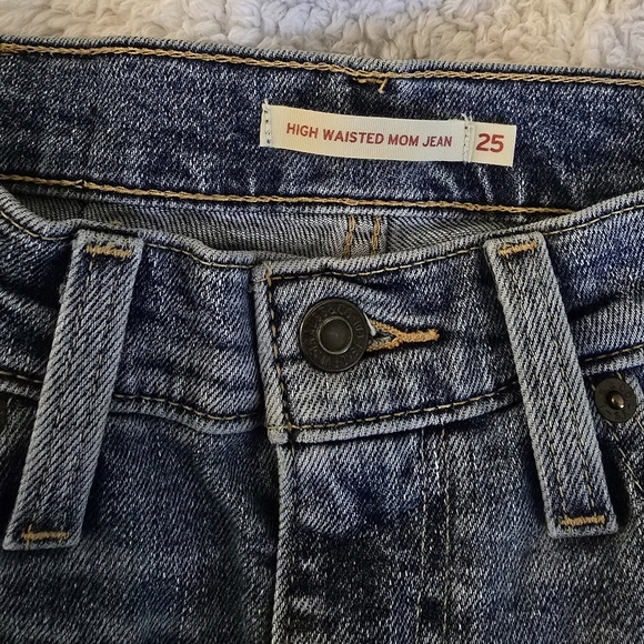 Levi's Classic Blue Jeans - Picture 5 of 13